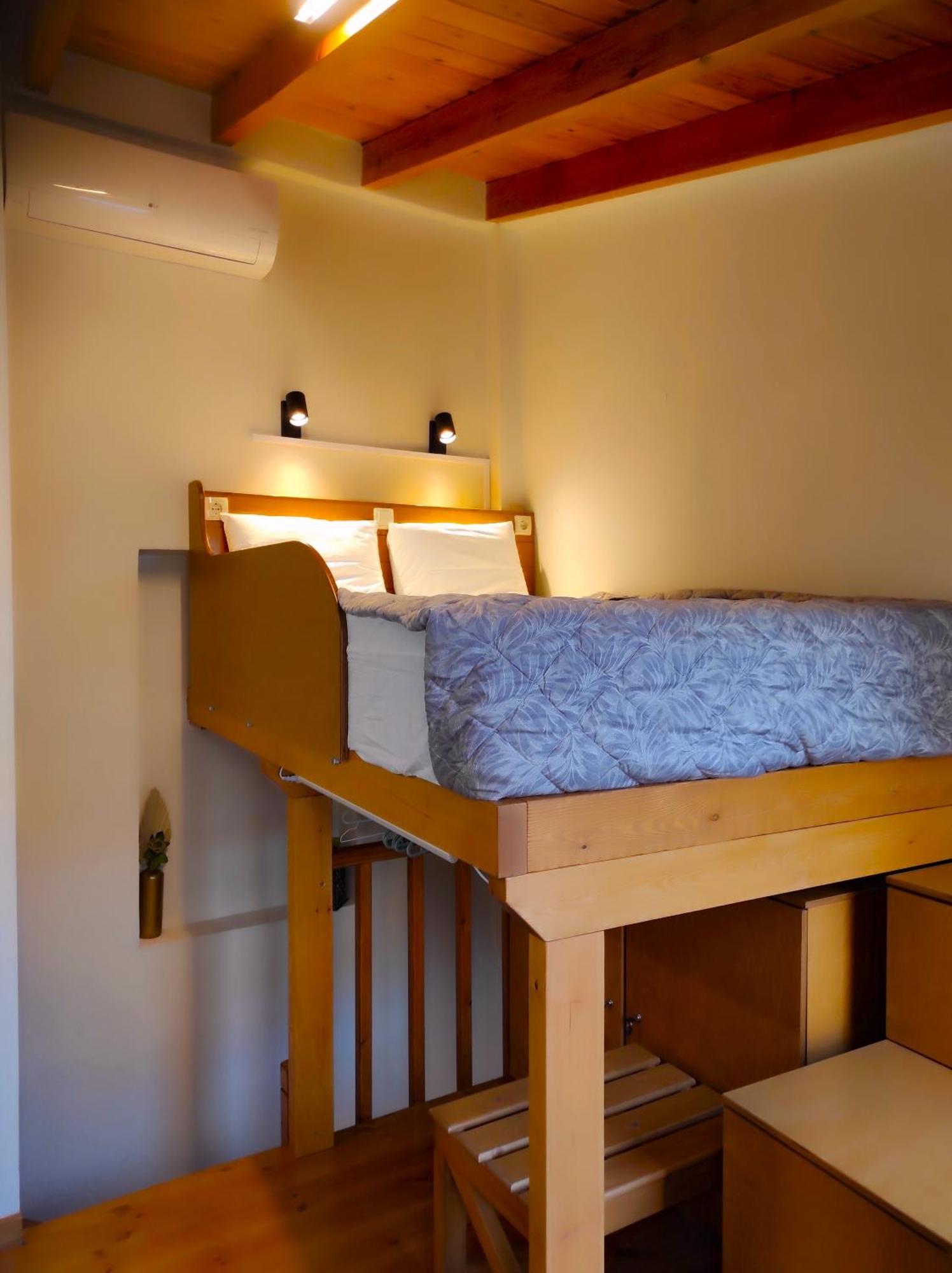 Apartament Ploumi